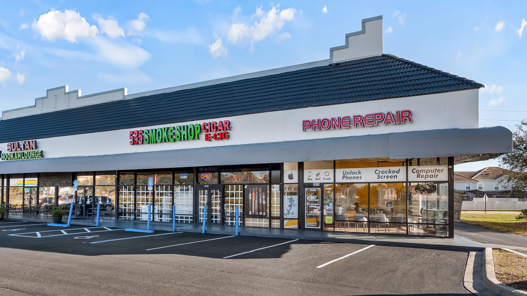 Vineland Plaza storefronts angle