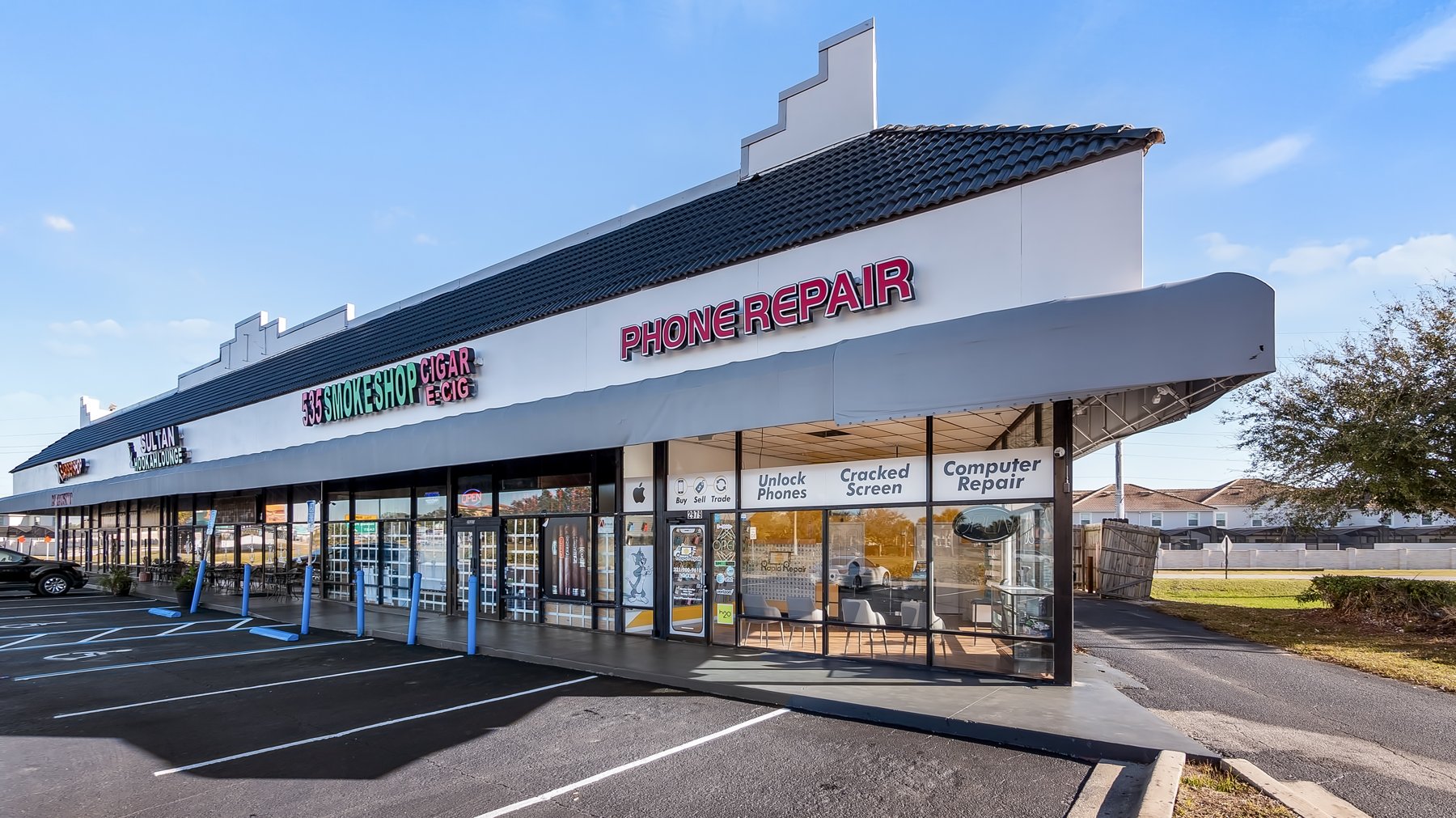 Vineland Plaza storefronts wide